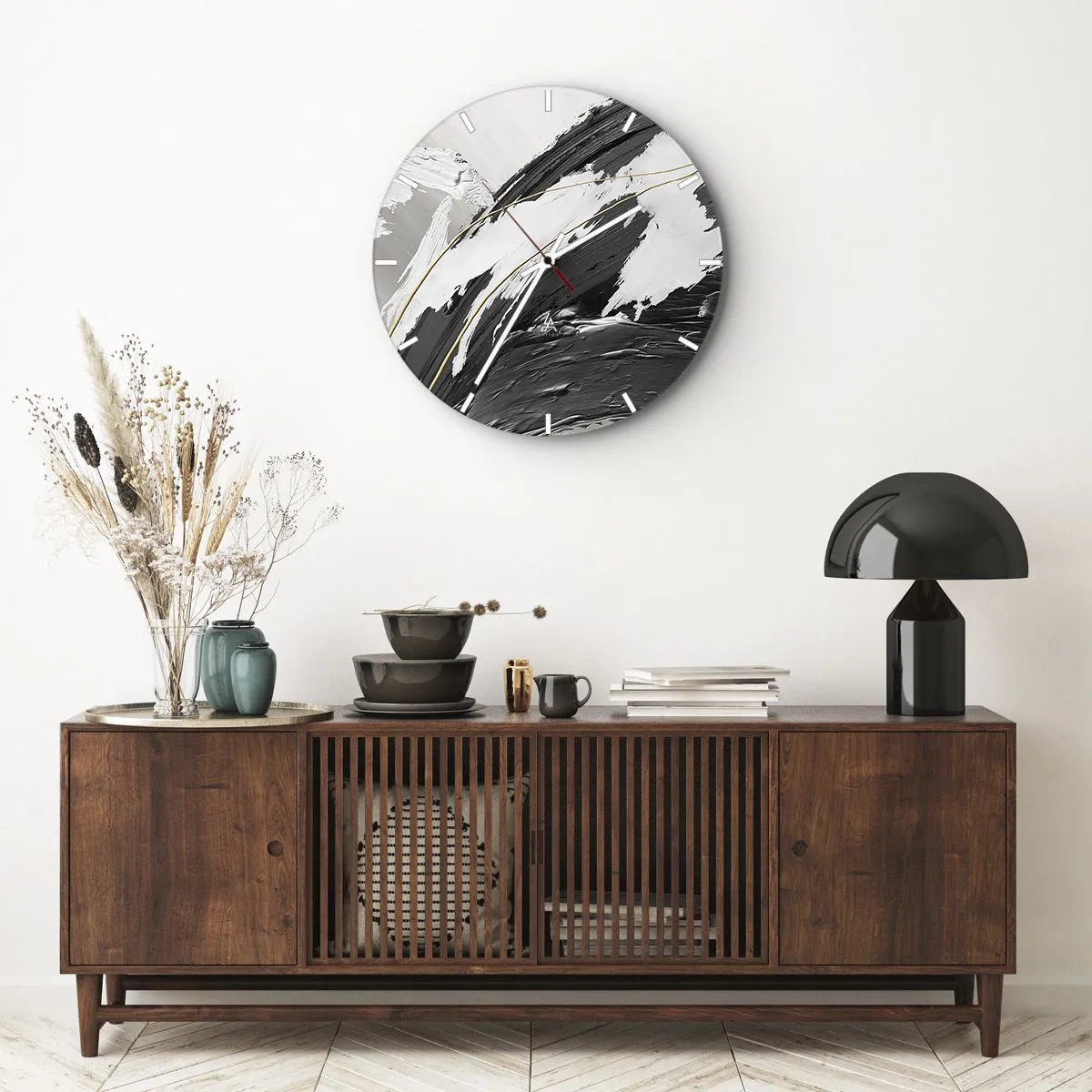 Väggklocka - Klocka på glas - Dynamiska penseldrag i svart, vitt och grått - 30x30cm - Storslagen abstraktion - Modern väggdekoration för vardagsrum, kök och sovrum ARTTOR