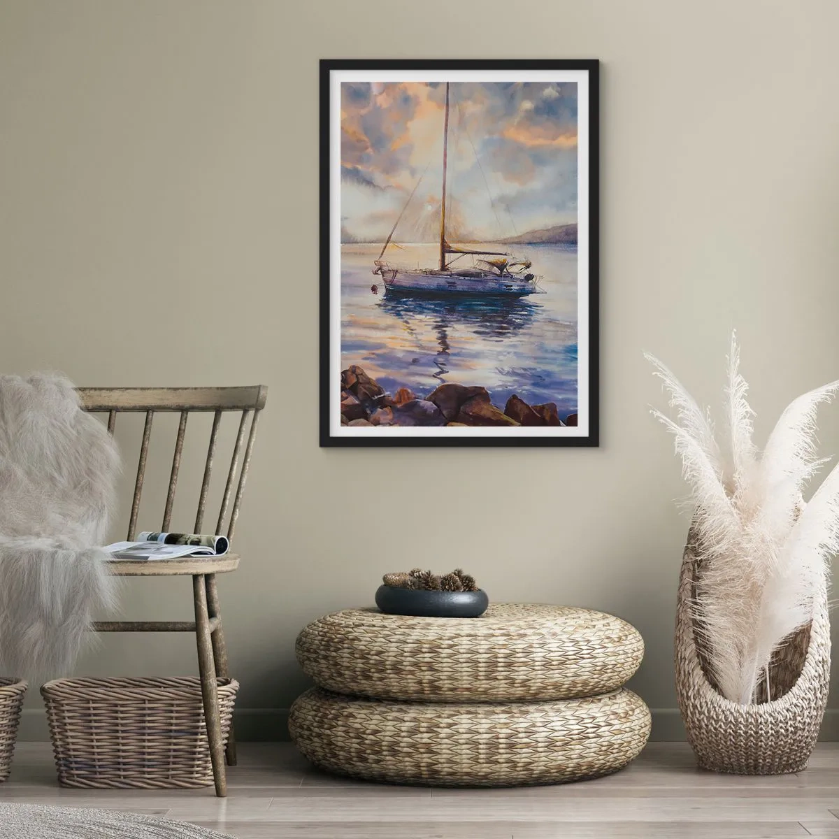 Affisch i svart ram - En segelbåt på lugnt vatten i solnedgångsljuset - 50x70cm - Kväll i viken - Modern väggdekoration för vardagsrum och sovrum ARTTOR