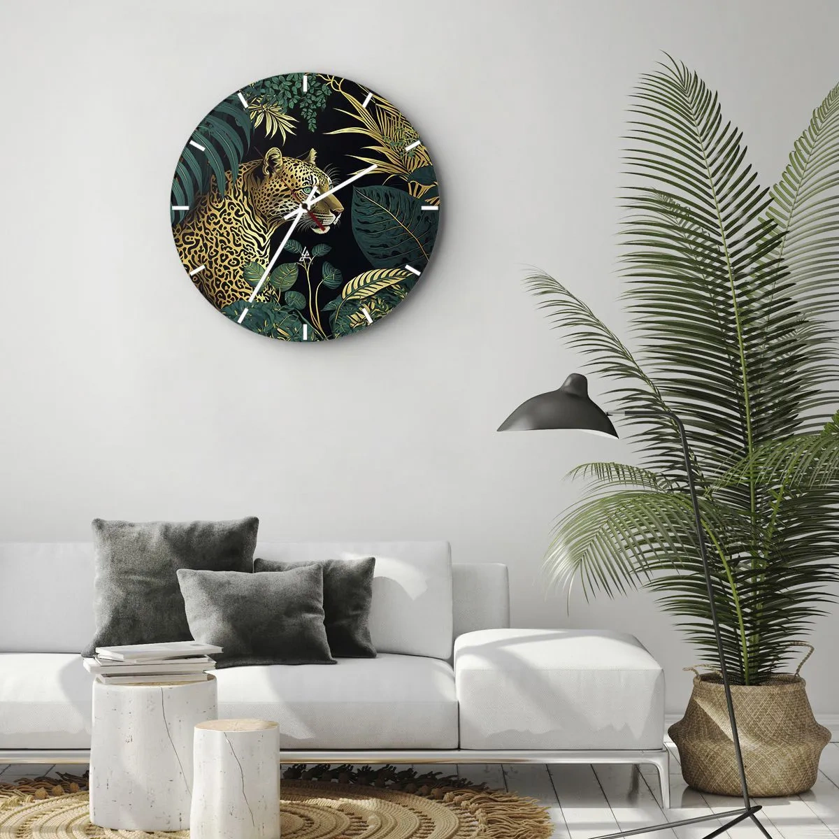 Väggklocka - Klocka på glas - Leopard bland tropiska löv på svart bakgrund - 30x30cm - Värden i djungeln - Modern väggdekoration för vardagsrum, kök och sovrum ARTTOR