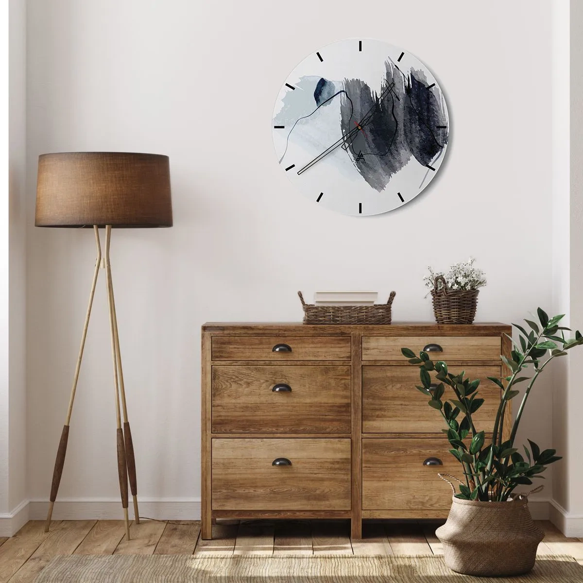 Väggklocka - Klocka på glas - Mörkblå akvarellfläckar på en ljus bakgrund - 30x30cm - Intensitet och rörelse - Modern väggdekoration för vardagsrum, kök och sovrum ARTTOR