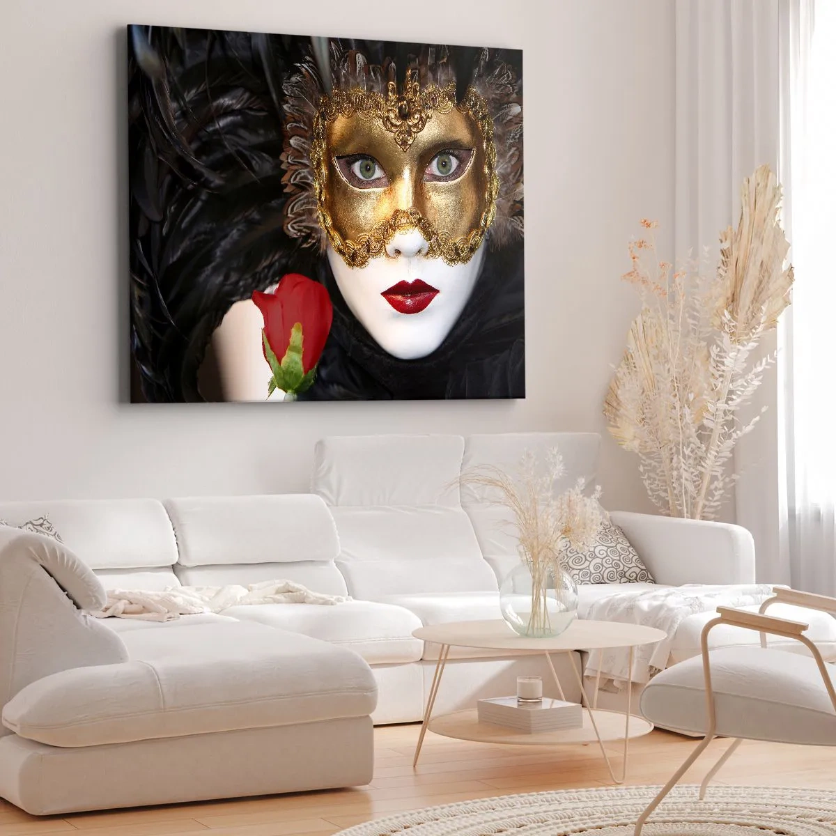 Canvastavla - Bild på duk - Guldfärgad venetiansk mask med fjädrar och en röd ros, mystiskt motiv. - 70x50cm - För livet är en stor fest - Modern väggdekoration för vardagsrum och sovrum ARTTOR