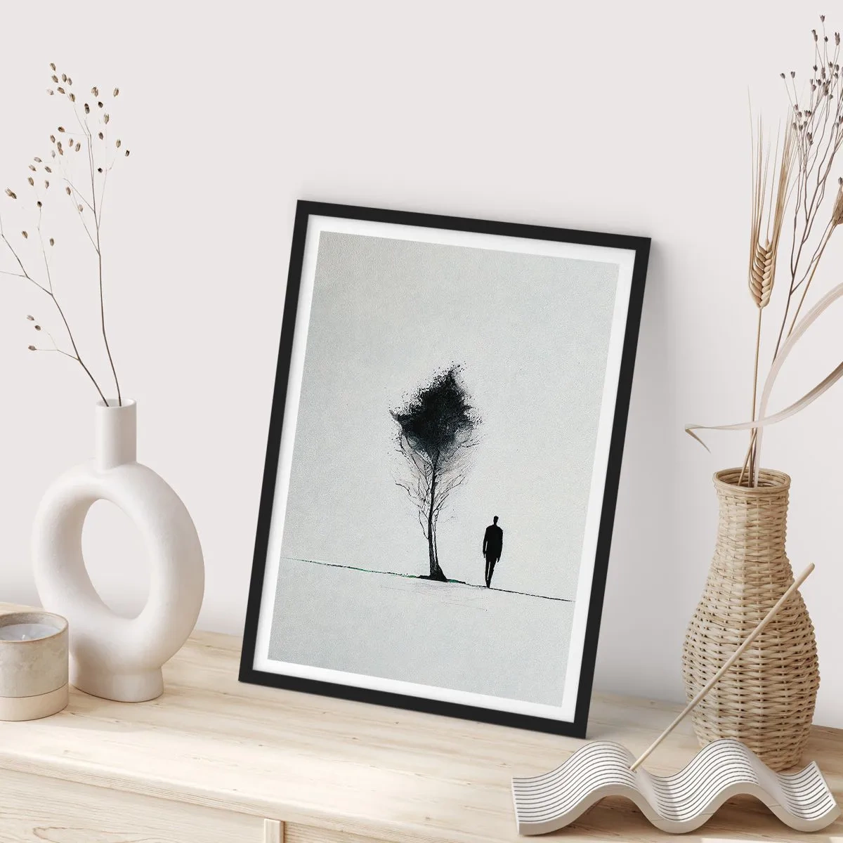 Affisch i svart ram - En minimalistisk silhuett och ett ensamt träd - 50x70cm - Vi vandrar alla - Modern väggdekoration för vardagsrum och sovrum ARTTOR