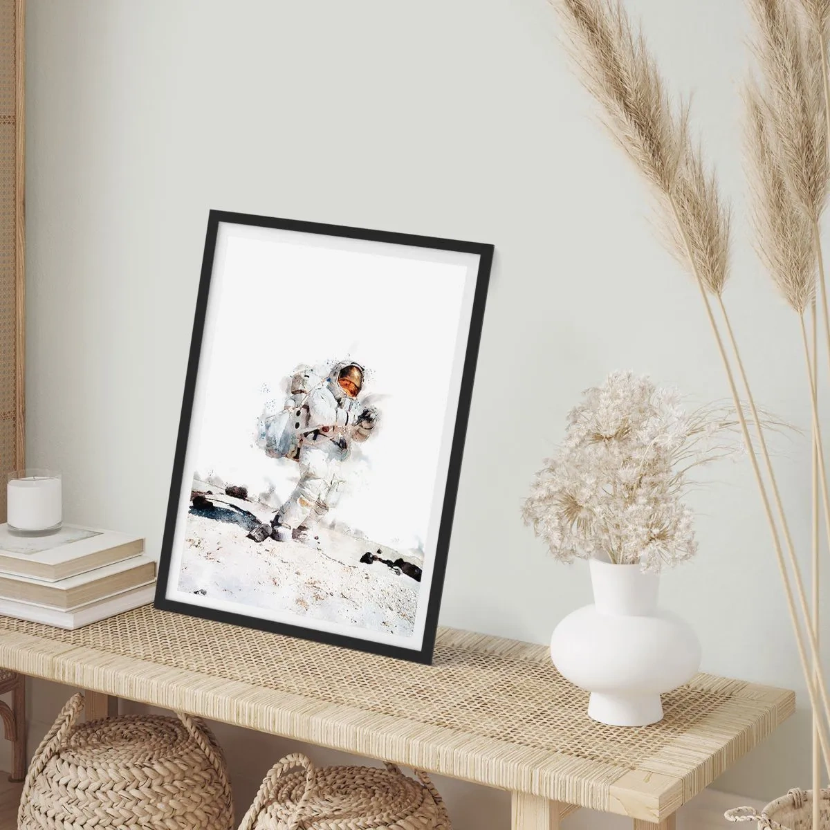 Affisch i svart ram - En astronaut i rymddräkt på månens yta - 50x70cm - Jordens sändebud - Modern väggdekoration för vardagsrum och sovrum ARTTOR
