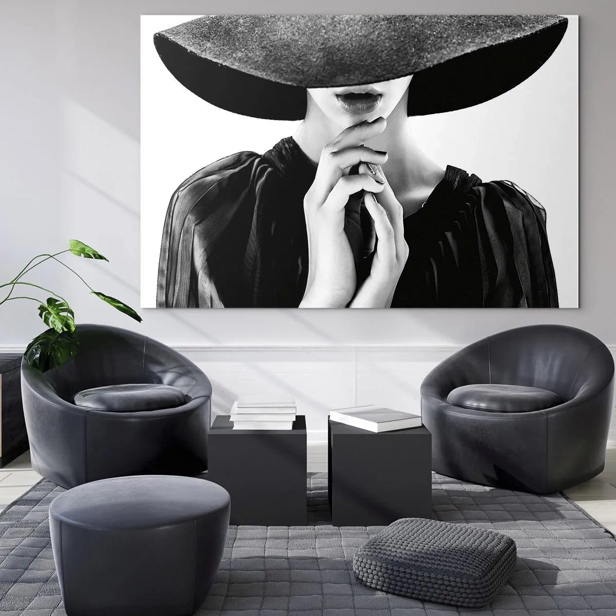 Glastavla - Bild på glas - Snygg kvinna i svart med hatt som täcker ansiktet - 70x50cm - Dold skönhet - Modern väggdekoration för vardagsrum och sovrum ARTTOR