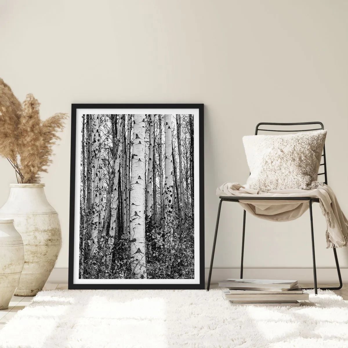 Affisch i svart ram - Svartvita björkar bildar en symmetrisk skog - 50x70cm - Björkpelargång - Modern väggdekoration för vardagsrum och sovrum ARTTOR
