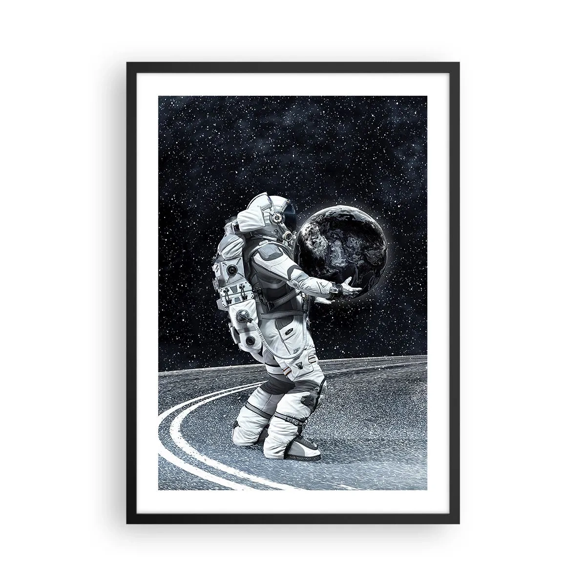 Affisch i svart ram - En astronaut i rymden som håller en sfär som liknar jorden. - 50x70cm - På Vintergatan - Modern väggdekoration för vardagsrum och sovrum ARTTOR
