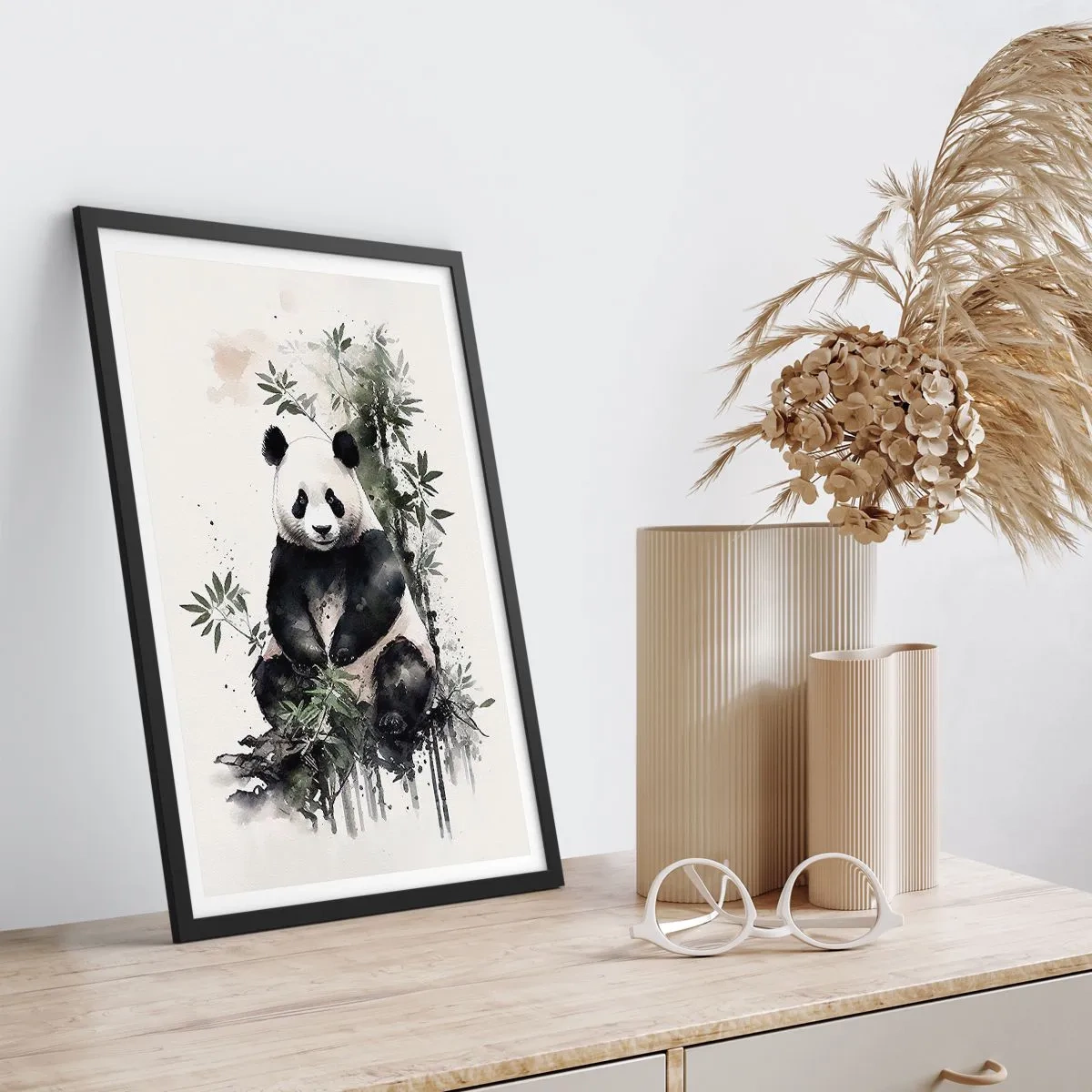 Affisch i svart ram - Akvarellpanda omgiven av bambublad - 50x70cm - Hälsningar från Kina - Modern väggdekoration för vardagsrum och sovrum ARTTOR