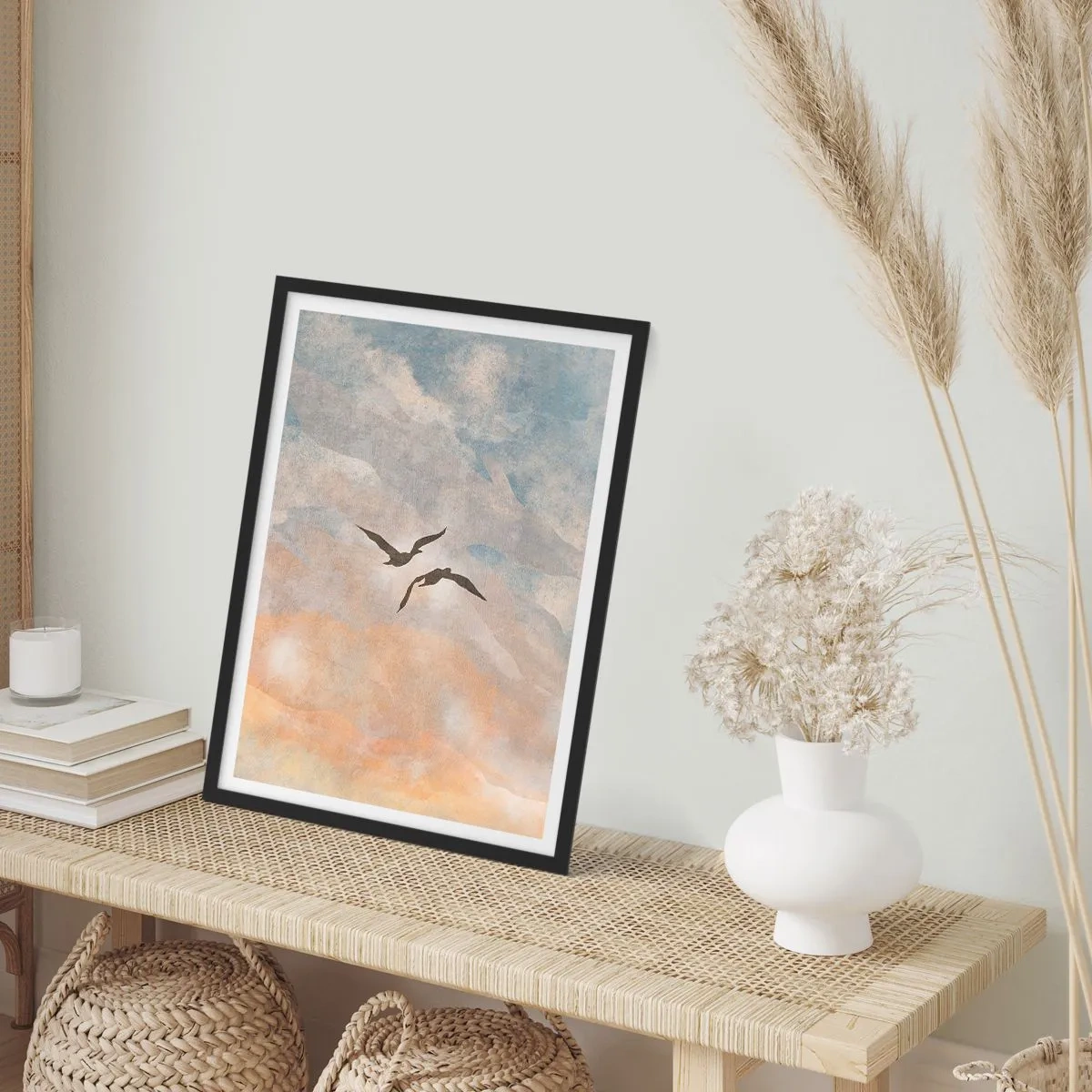Affisch i svart ram - Två fåglar som flyger mot himlen, i delikata nyanser av blått och orange. - 50x70cm - Dans på himlen - Modern väggdekoration för vardagsrum och sovrum ARTTOR
