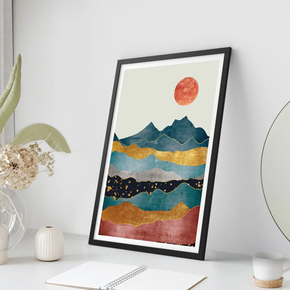 Affisch i svart ram - Abstrakta berg i nyanser av guld, blått och rött - 50x70cm - Världens tvärsektion - Modern väggdekoration för vardagsrum och sovrum ARTTOR