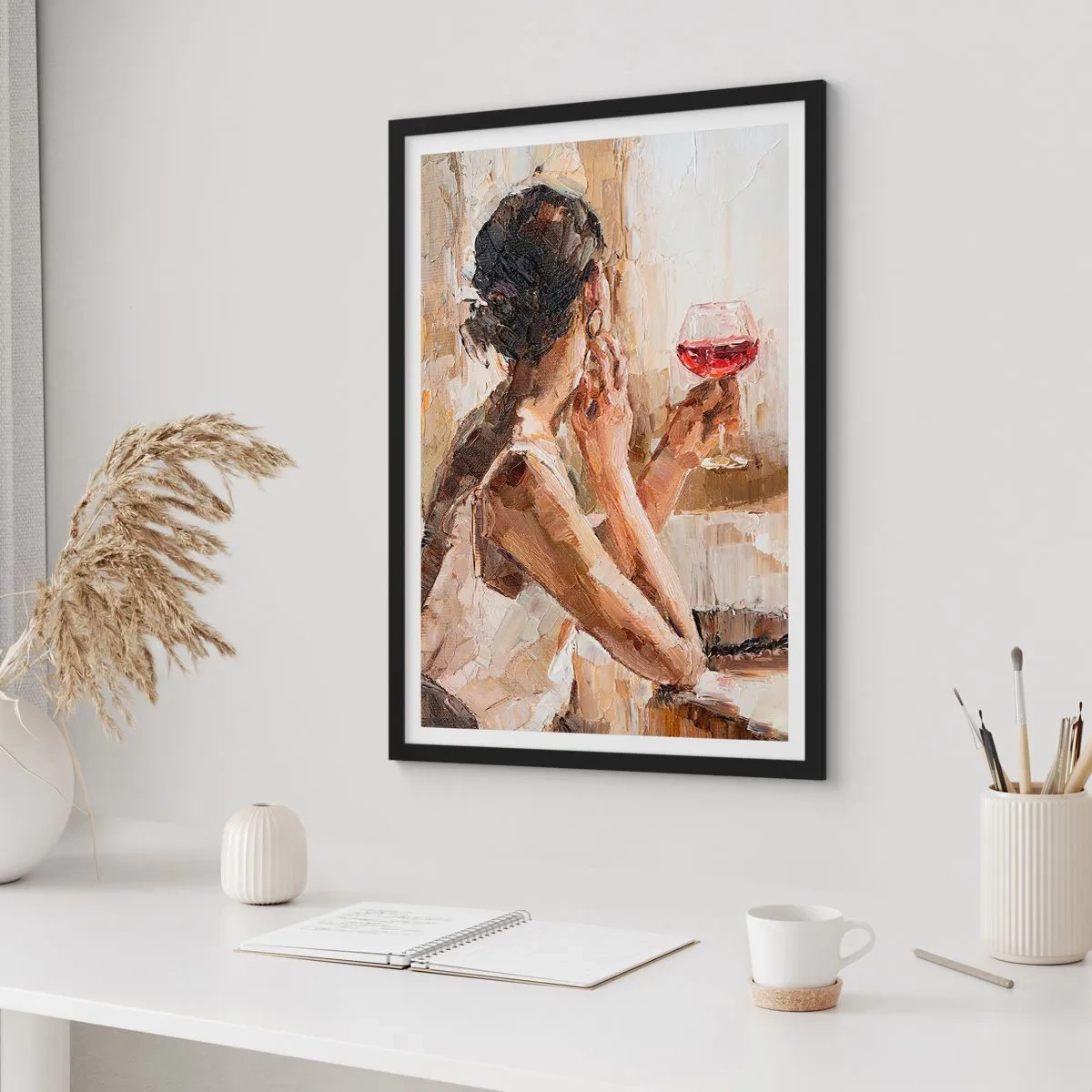 Affisch i svart ram - En kvinna som håller ett glas vin och ser fundersam ut - 50x70cm - Smaken av ett gott ögonblick - Modern väggdekoration för vardagsrum och sovrum ARTTOR