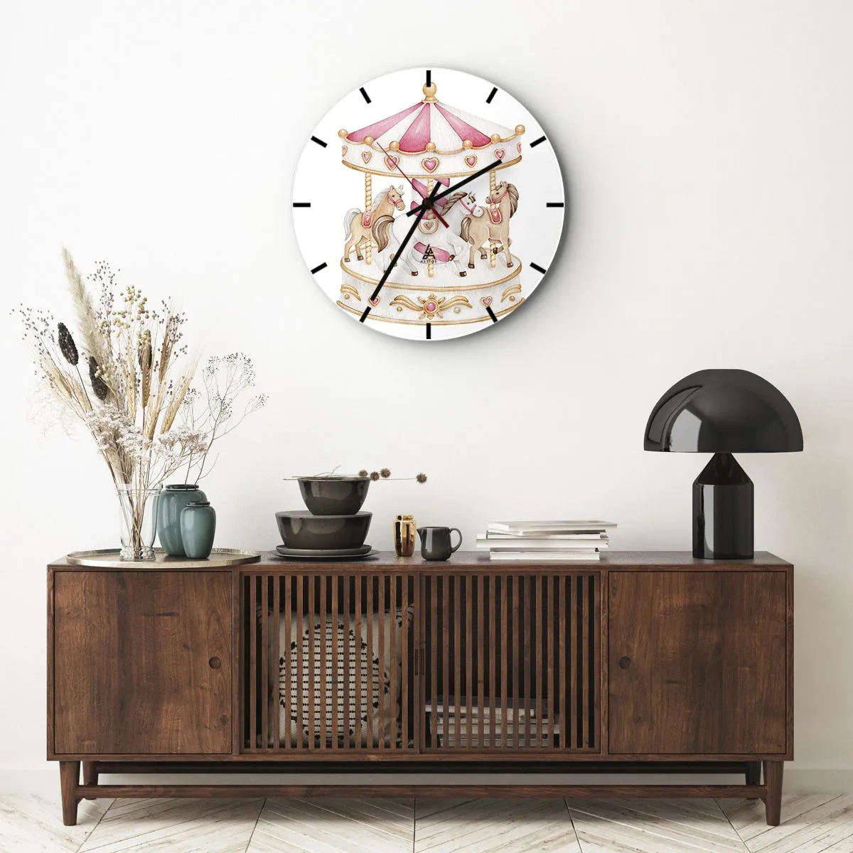 Väggklocka - Klocka på glas - Rosa och krämfärgad karusell med hästar på vit bakgrund - 30x30cm - Barndomens ljuva värld - Modern väggdekoration för vardagsrum, kök och sovrum ARTTOR