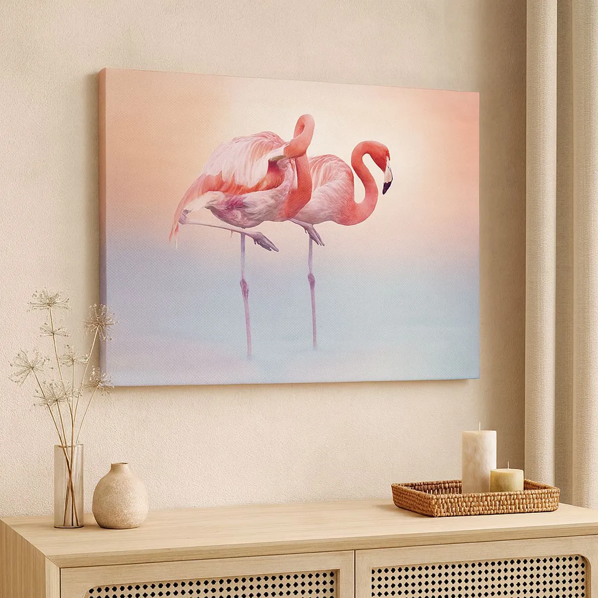 Canvastavla - Bild på duk - Flamingos i delikata pastellfärger mot en vattenbakgrund - 70x50cm - I solnedgångens färg - Modern väggdekoration för vardagsrum och sovrum ARTTOR