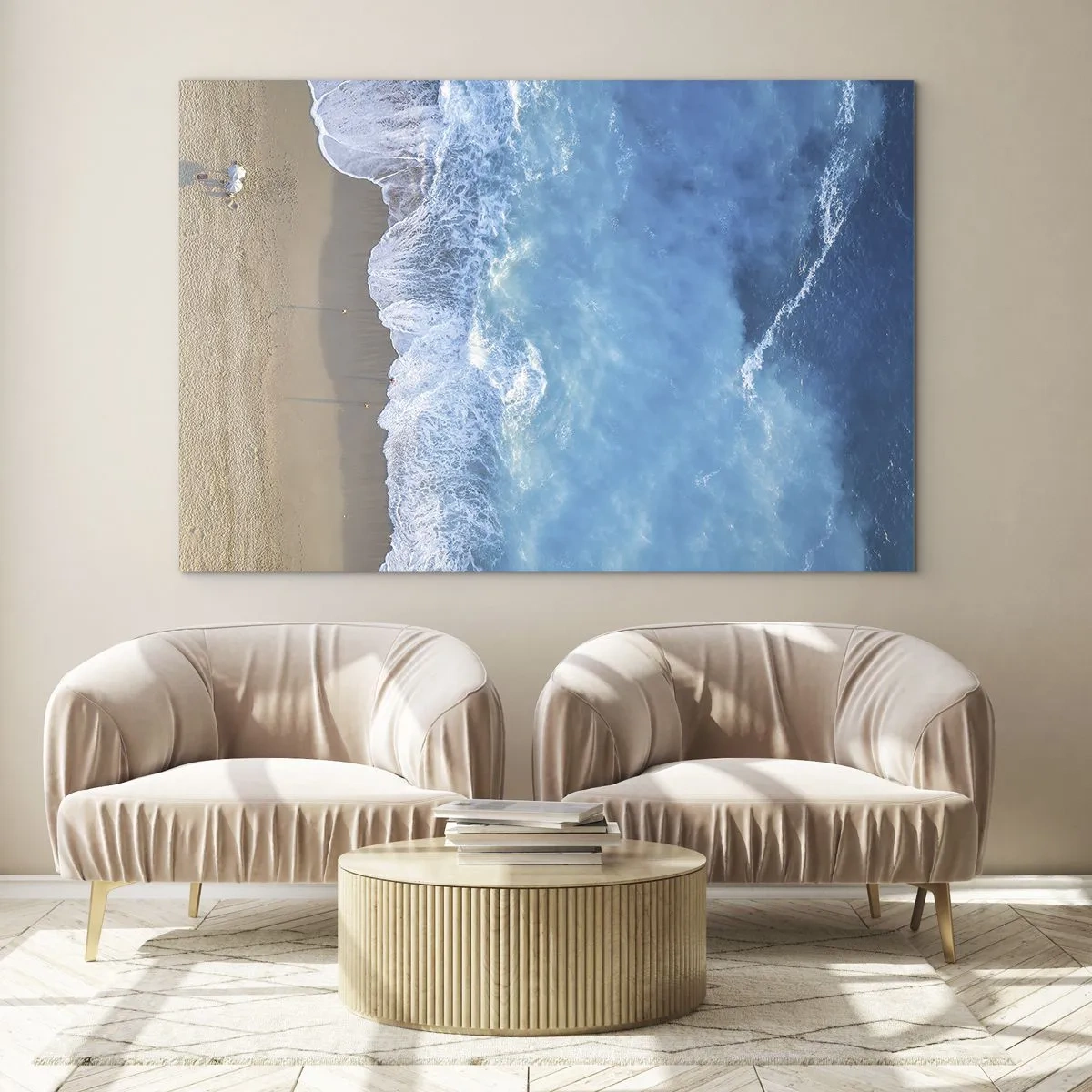 Glastavla - Bild på glas - Flygfoto över stranden och de kraschande vågorna - 70x50cm - Blå styrka - Modern väggdekoration för vardagsrum och sovrum ARTTOR
