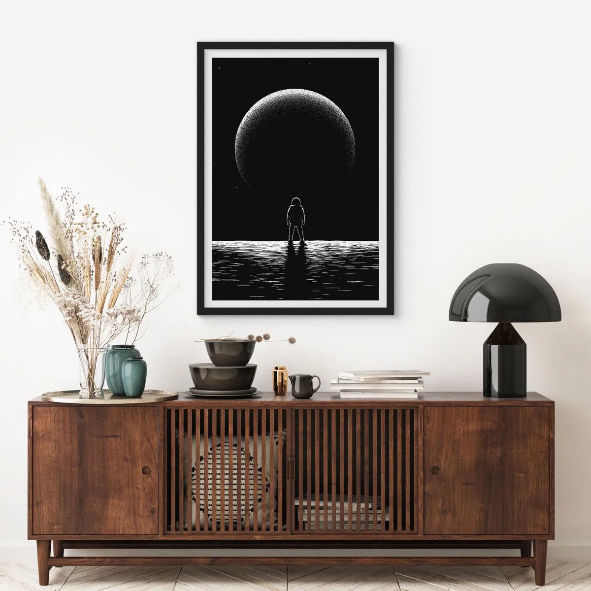 Affisch i svart ram - En astronaut mot bakgrund av en enorm planet i rymden - 50x70cm - Ansikte mot ansikte - Modern väggdekoration för vardagsrum och sovrum ARTTOR