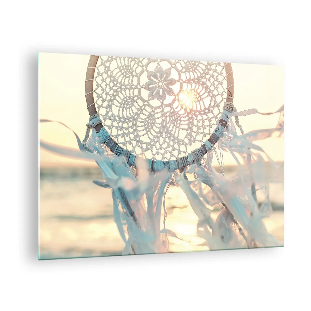 Glastavla - Bild på glas - En spetstotem med fina fransar mot bakgrund av den nedgående solen över havet. - 70x50cm - Spetstotem - Modern väggdekoration för vardagsrum och sovrum ARTTOR