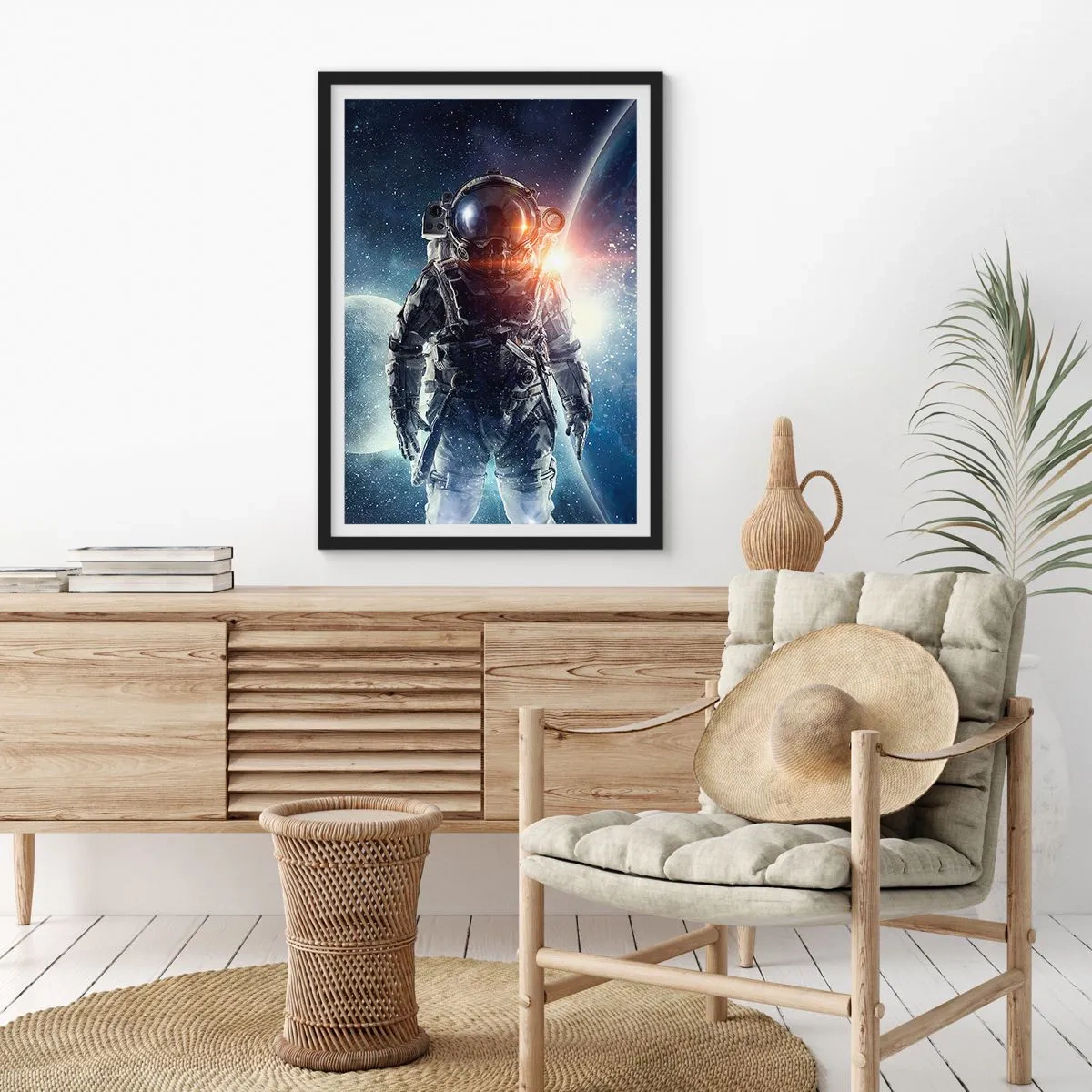 Affisch i svart ram - Astronaut i rymden med planeter och stjärnor i bakgrunden - 50x70cm - Äventyr i rymden - Modern väggdekoration för vardagsrum och sovrum ARTTOR