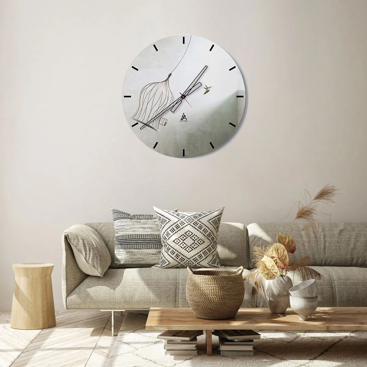 Väggklocka - Klocka på glas - En fågel lämnar sin bur mot en ljus bakgrund - 30x30cm - I sitt esse - Modern väggdekoration för vardagsrum, kök och sovrum ARTTOR