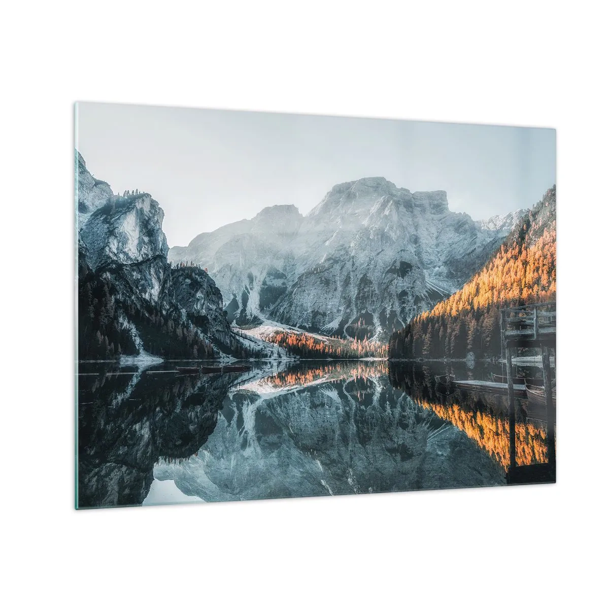 Glastavla - Bild på glas - Ett bergslandskap speglas i sjöns lugna yta - 70x50cm - Spegellandskap - Modern väggdekoration för vardagsrum och sovrum ARTTOR