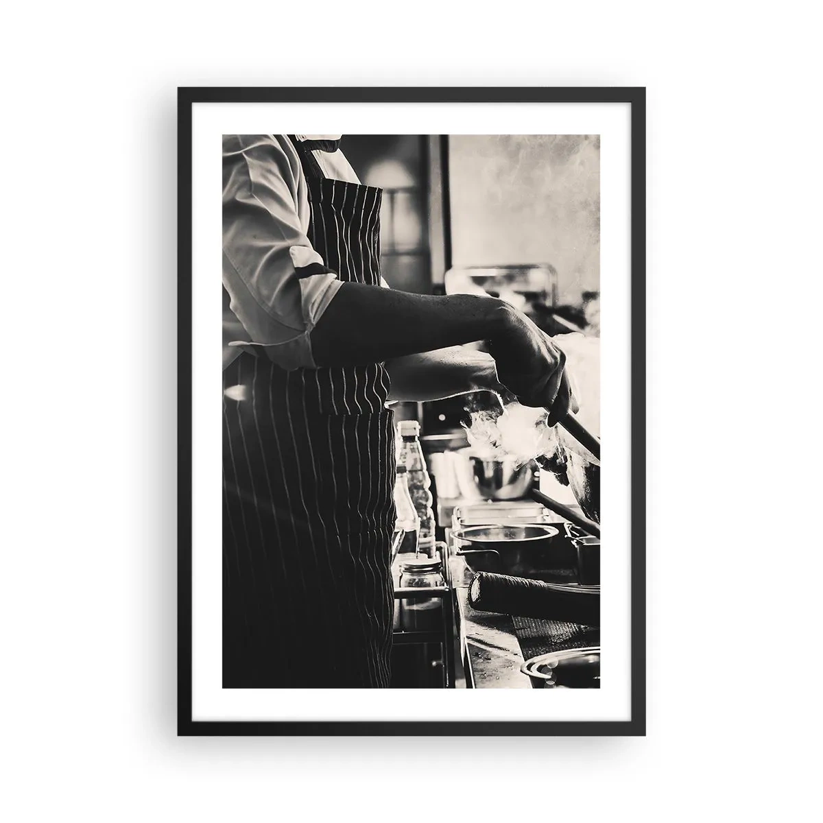 Affisch i svart ram - Svartvitt fotografi av en kock på jobbet - 50x70cm - Alkemi av smaker - Modern väggdekoration för vardagsrum och sovrum ARTTOR
