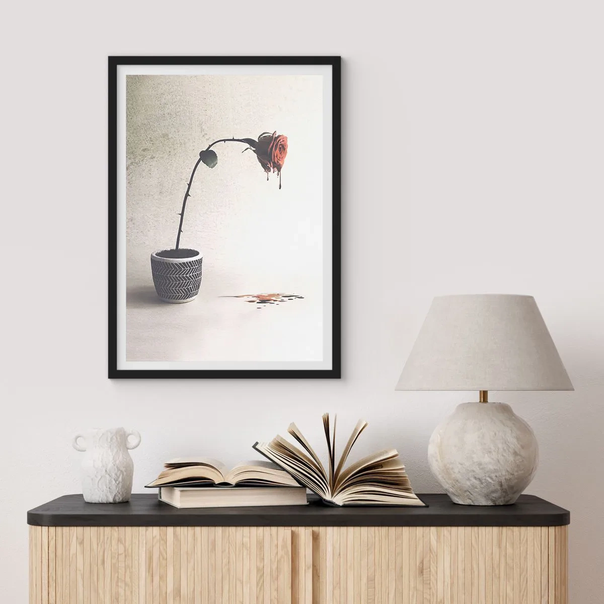 Affisch i svart ram - En krukväxtros med en konstnärlig, böljande effekt - 50x70cm - Rosa dolorosa - Modern väggdekoration för vardagsrum och sovrum ARTTOR