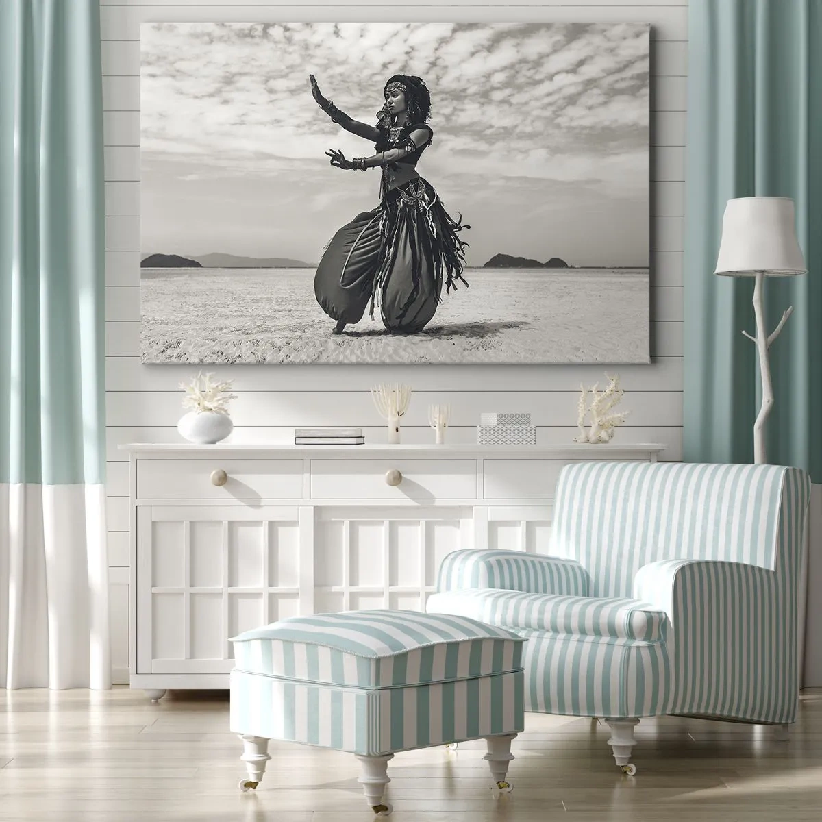 Canvastavla - Bild på duk - Exotisk dansare mot en ökenbakgrund - 70x50cm - Sydliga öars dans - Modern väggdekoration för vardagsrum och sovrum ARTTOR