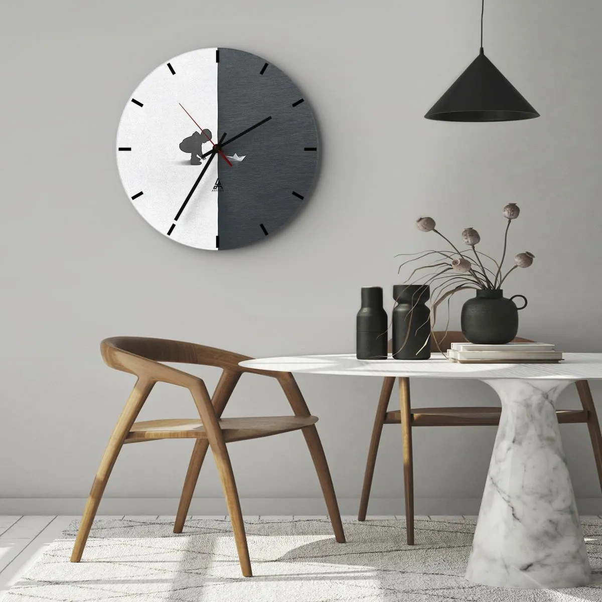 Väggklocka - Klocka på glas - Silhuett av ett barn med en pappersbåt mot en kontrasterande bakgrund - 30x30cm - En stor expedition - Modern väggdekoration för vardagsrum, kök och sovrum ARTTOR
