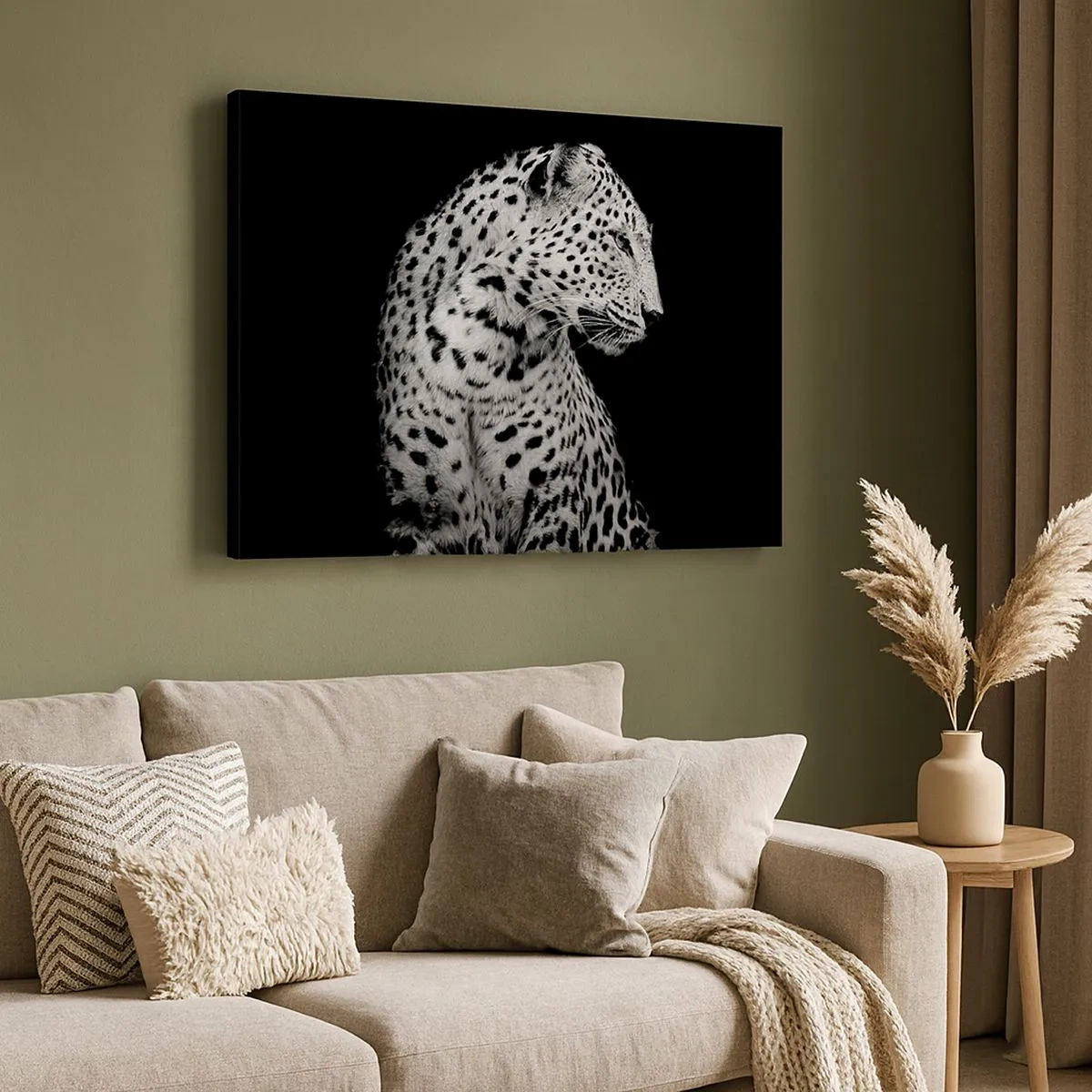 Canvastavla - Bild på duk - Svartvit bild av en leopard mot svart bakgrund - 70x50cm - Perfekt höger profil! - Modern väggdekoration för vardagsrum och sovrum ARTTOR